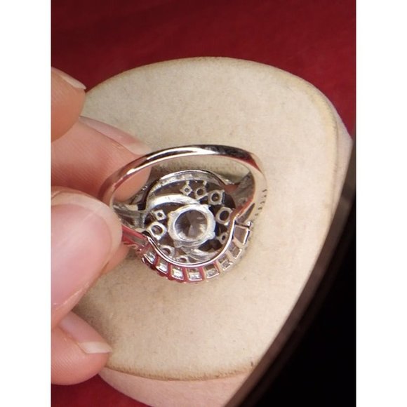 Silver Tone Sparkly Women's Rhinestone‎ Ring Size 9.25 - Picture 6 of 7